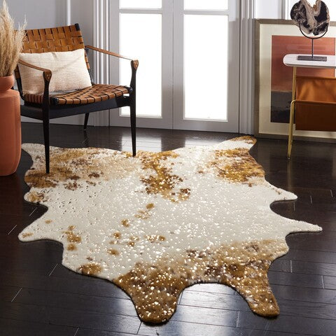 https://cdn.safavieh.com/rugs/faux_cow_hide/large/fch207t-57-room.jpg